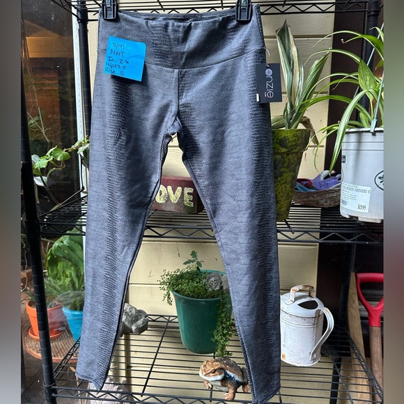 ONSIE ‘flow’ NWT Charcoal Snake 209 Hot Yoga Leggings Size S/M - Picture 3 of 11